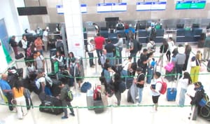 ¡NO LOS DEJABAN ATERRIZAR! - *Neblina pegó muy temprano