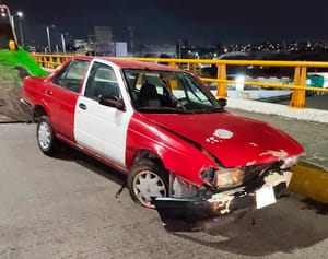 ¡BORRACHÍN CHOCÓ EN EL PUENTE ALLENDE!