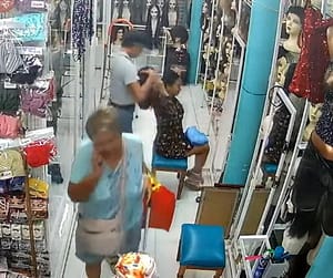 ¡REPORTAN ABUELITA “UÑA” EN EL MERCADO HIDALGO!