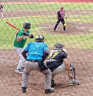 ¡COMPADRES Y AMIGOS EN LA CIMA!