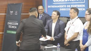 ¡SE GRADÚAN DEL PROGRAMA DE PORTEROS DE LA FMF!