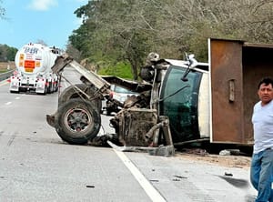 ¡TRES HERIDOS EN CHUZA DE CAMIONES DE CARGA!