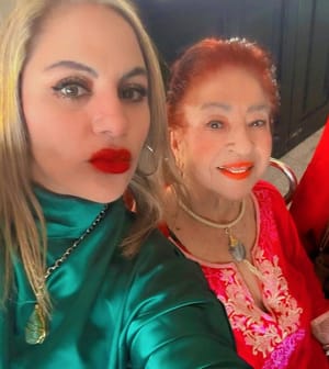 ELI RIVERA CELEBRA LA VIDA RODEADA DE AMOR