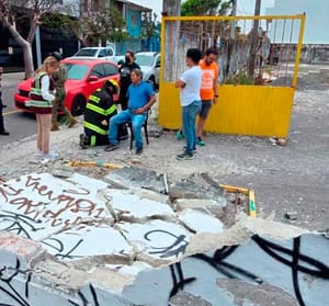 ¡HOMBRE HERIDO AL CAERLE LA BARDA DEL ESTACIONAMIENTO!