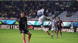 ¡VENCE PACHUCA A PUEBLA PESE A EXPULSIÓN!
