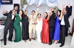 INICIAN SU HISTORIA DE AMOR REYNA Y GILBERTO