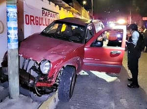 ¡BORRACHAZO CONTRA POSTE!