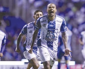¡PACHUCA “DESCARRILA” A LA MÁQUINA CELESTE!