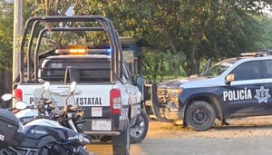 ¡DOS POLICÍAS ESTATALES HERIDOS EN CHOQUE EN LA MIXTEQUILLA!
