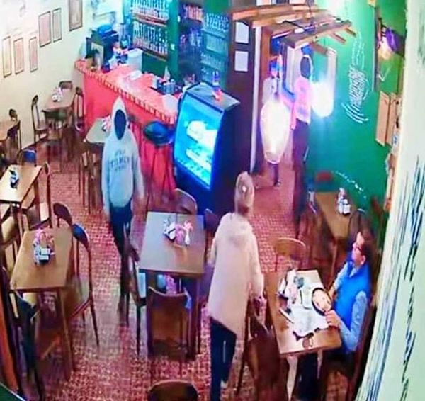 ¡A PUNTA DE PISTOLA ATRACAN “EL CHÉJERE CAFÉ” EN COATEPEC!