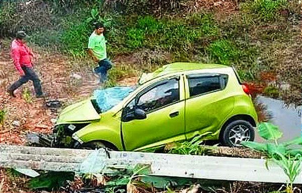¡CONDUCTOR PIERDE LA VIDA EN LA CARRETERA! -VOLCÓ EN SU AUTO DESPUÉS DE EVITAR CHOCAR CON TRAILER