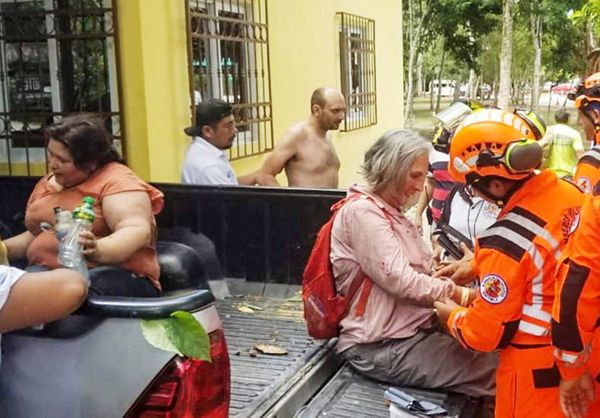 ¡Localizan con vida a familia francesa!