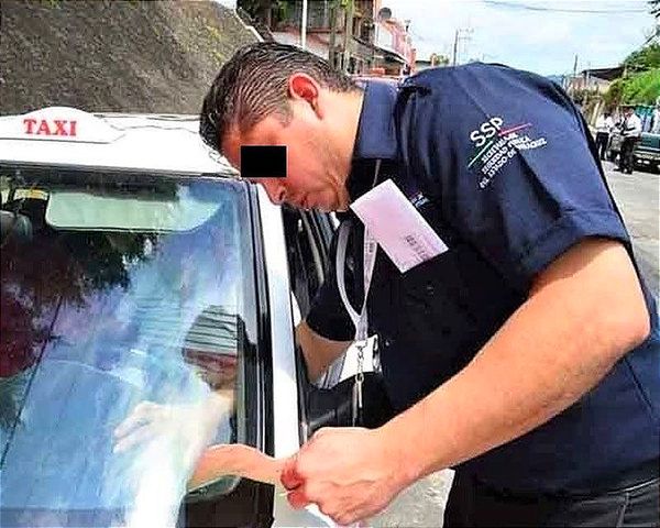 ¡DETIENEN A POMPEYO POR ECHAR TIROS EN LA CARRETERA!