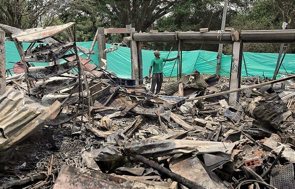 ¡EXPLOTA COCHE BOMBA! -En estación de policía en Colombia