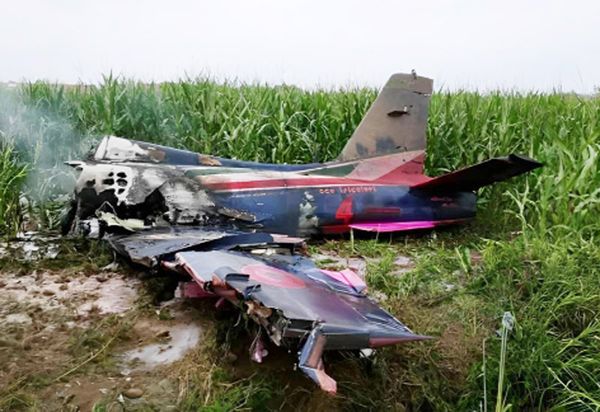 ¡AVIÓN ACROBÁTICO SE ESTRELLA!