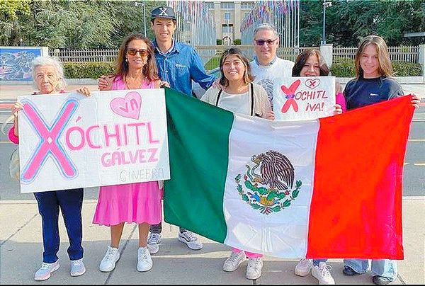 ¡MEXICANOS MUESTRAN SU APOYO A XÓCHITL GÁLVEZ EN GINEBRA!