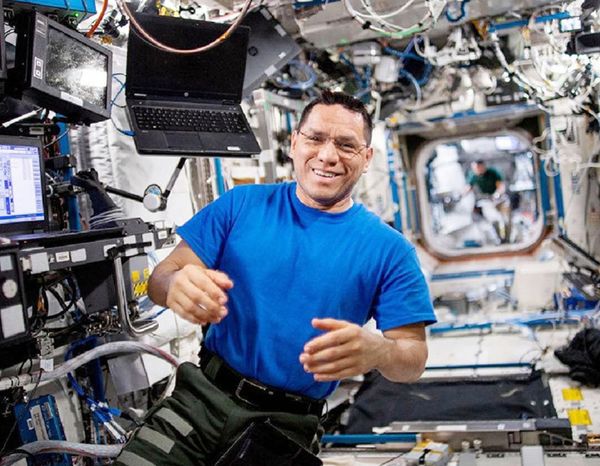 ¡FRANK RUBIO SUPERA PERMANENCIA EN EL ESPACIO! -Más de 355 días a bordo de la Estación Espacial Internacional