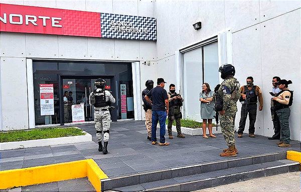 ¡EMPISTOLADOS SE METEN HASTA AL BANCO PARA ATRACAR EN EL VIRIGINIA!