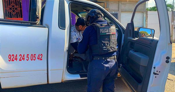 ¡PERSIGUEN Y TIROTEAN A “EL DOSIS” EN ACAYUCAN! -COMO PUDO SE ESCONDIÓ EN UNA CASA CERCA DE LA FGR