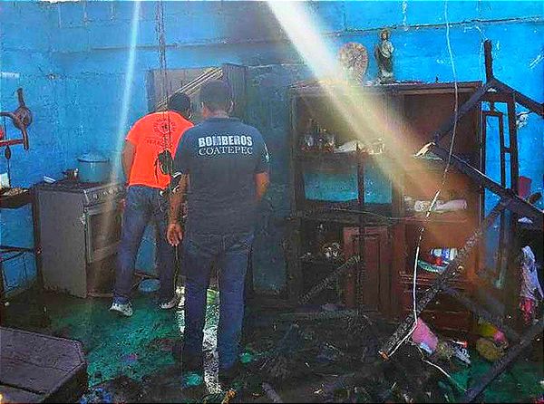 ¡HIZO BOOOM! -Le Pidieron que no se le fuera a ocurrir prender la luz... no hizo caso.