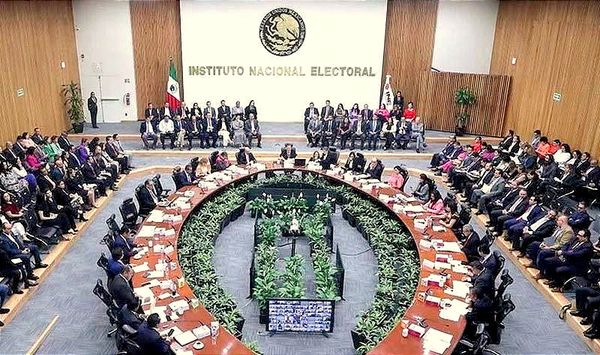 ¡CANDIDATAS EN STAND BY! -Los consejeros electorales postergaron la decisión del INE