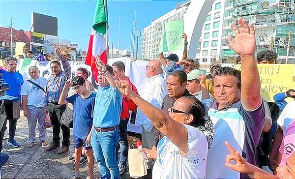 ¡SALEN DE ACAPULCO  A CDMX PARA EXIGIR RECURSOS POR 'OTIS'! -“Vamos a la Ciudad de México porque queremos ser escuchados, porque queremos que no se minimice la tragedia”