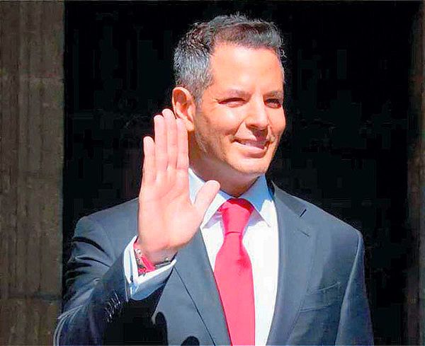 ¡SE VA MURAT DEL PRI! -Que no lo Define como Persona ni Político