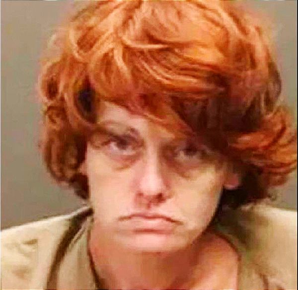 ¡CAE ASESINA EN SERIE! -Mataba a hombres entrando a sus casas, los drogaba para robarles