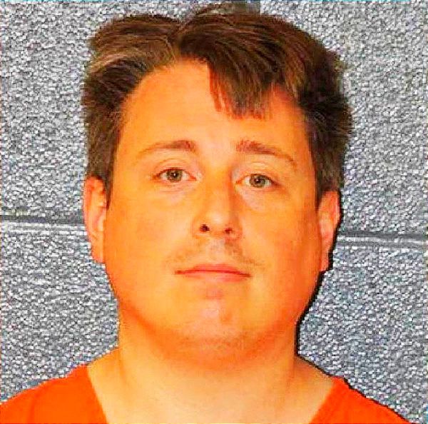 ¡PSIQUIATRA INFANTIL SENTENCIADO A PRISIÓN! -Por Crear Pornografía Infantil con IA