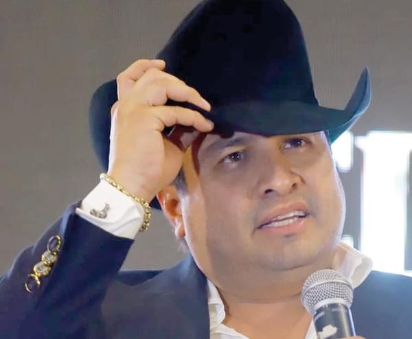 ¡QUEDA JULIÓN ALVAREZ ATRAPADO EN BALACERA!