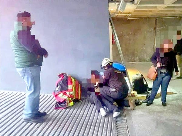 ¡CAE ELEVADOR CON 11 PERSONAS EN HOSPITAL DE MONTERREY!