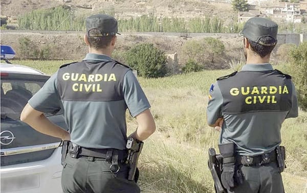 ¡DETIENEN A UN SACERDOTE Y A SU PAREJA SENTIMENTAL POR TRAFICAR CON VIAGRA!