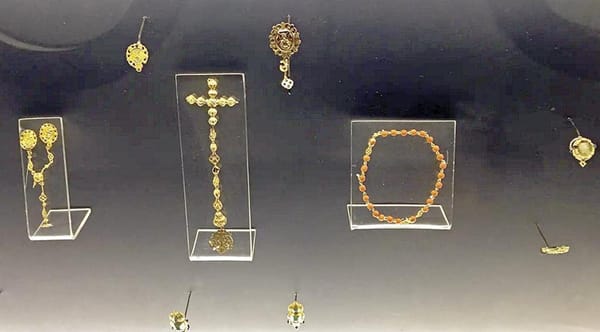 ¡ESPECIALISTAS EXHIBEN TESORO DE UN BARCO ESPAÑOL DEL SIGLO XVIII DESCUBIERTO EN MÉXICO! - *El llamado ‘Tesoro de Alacranes’