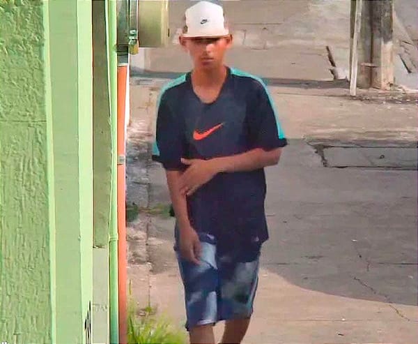 ¡LA JALONEÓ Y SE RESISTIÓ...! - LA IBA SIGUIENDO