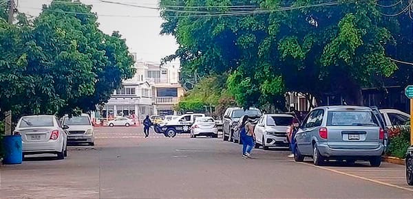 ¡CON TIROS LE ROBAN LA CAMIONETA! - ASEGURAN UNO DE LOS COCHES USADOS PARA EL ROBO