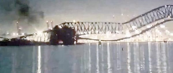 ¡TIRAN EL PUENTE DE BALTIMORE!