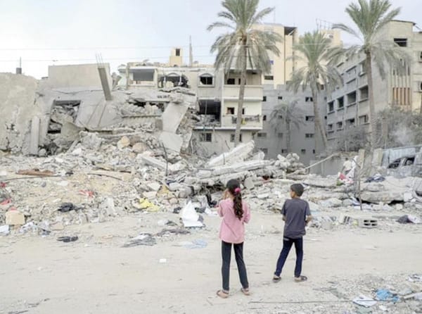 ¡SOLDADOS ISRAELÍES VUELVEN A ATACAR A PALESTINOS QUE ESPERABAN AYUDA HUMANITARIA!