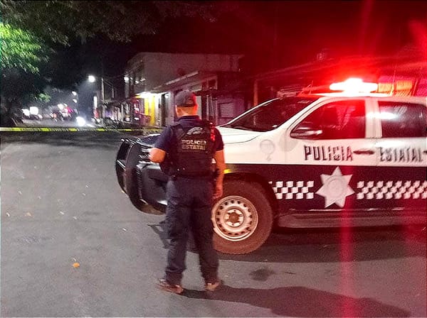 ¡EMBOSCADO EN CATEMACO! - A UNOS METROS QUEDÓ UNA MOTO TIRADA VERDE CON NEGRO
