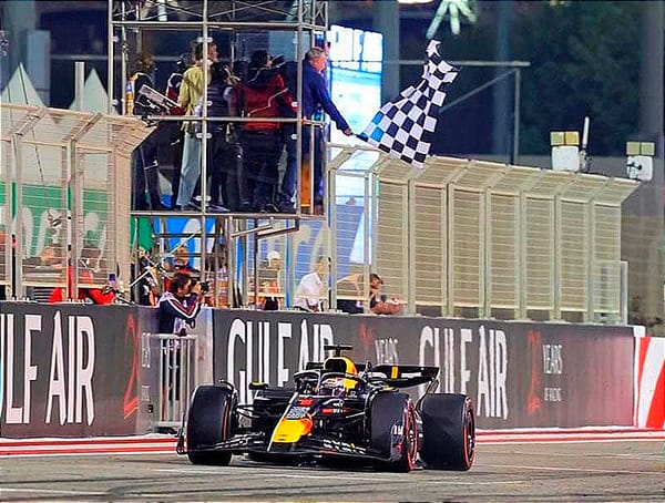 ¡RED BULL LES DA ALAS! - HACE EL 1-2 CON MAX Y CHECO PÉREZ