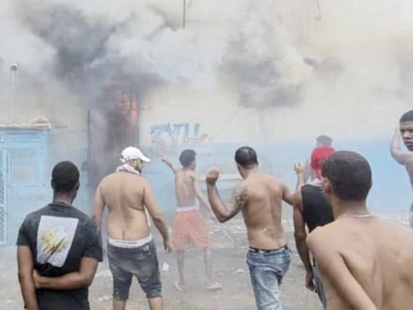 ¡SUBE A 13 LOS MUERTOS POR INCENDIO EN LA CÁRCEL EN SANTO DOMINGO!