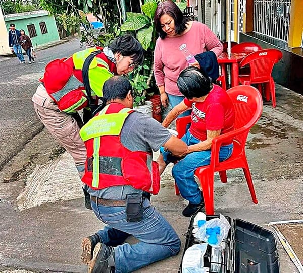 ¡CAÍDA EN EL VIACRUCIS! - SE TROPEZÓ CERCA DE UNA CUNETA EN FORTÍN