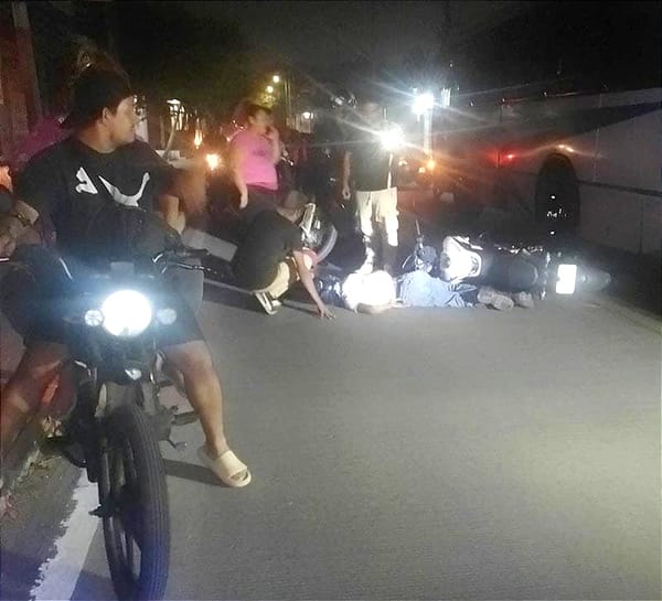¡MOTOCICLISTA CONTRA CAMIÓN URBANO! - VOLANDO POR CALLES DE LA RESERVA TARIMOYA UNO