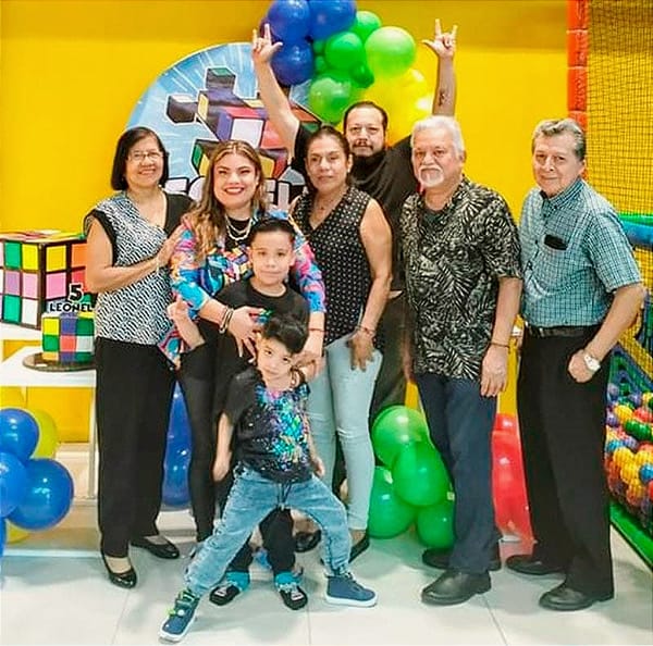 LOS CINCO AÑOTES DE LEONEL!