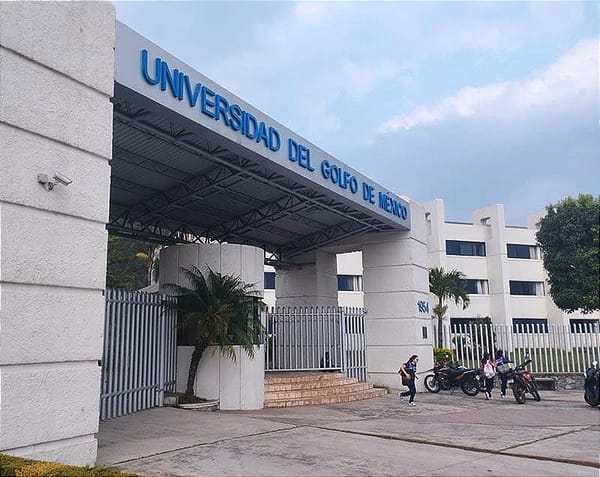 ¡ENCUENTRAN SUPUESTO FETO EN BAÑOS DE UNA UNIVERSIDAD DE ORIZABA!
