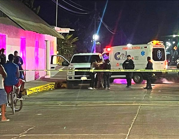 ¡30 CASQUILLOS DE GRUESO CALIBRE!-  LOS TRES MUERTOS SON DE CASTILLO DE TEAYO Y TRABAJABAN EN ESTADOS UNIDOS