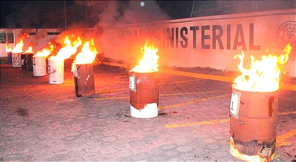 ¡FGR INCINERA 243 KILOS DE NARCÓTICOS! - *SE DESTRUYERON 188 OBJETOS