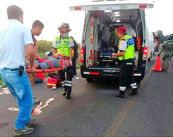 ¡MOTORIZADOS CHOCAN DE FRENTE EN YANGA!
