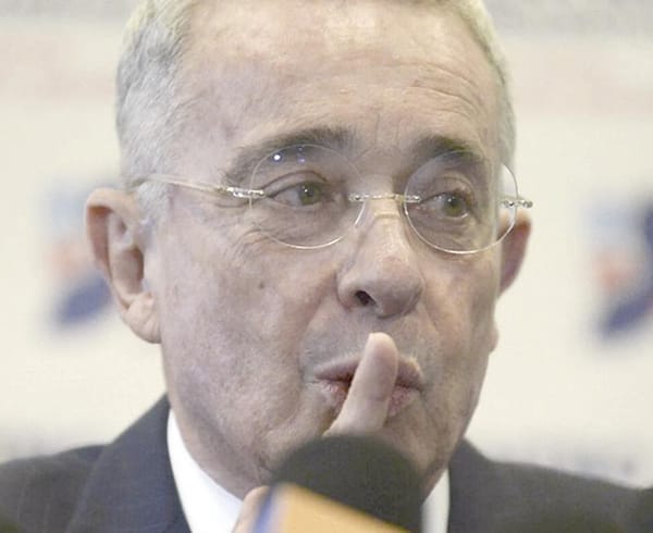 ¡ÁLVARO URIBE ENFRENTA ACUSACIÓN Y SE ACERCA A SER EL PRIMER EX PRESIDENTE EN UN JUICIO EN COLOMBIA!