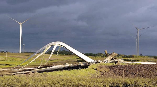 ¡ESTELA DE MUERTE DEJA TORNADO EN EU!