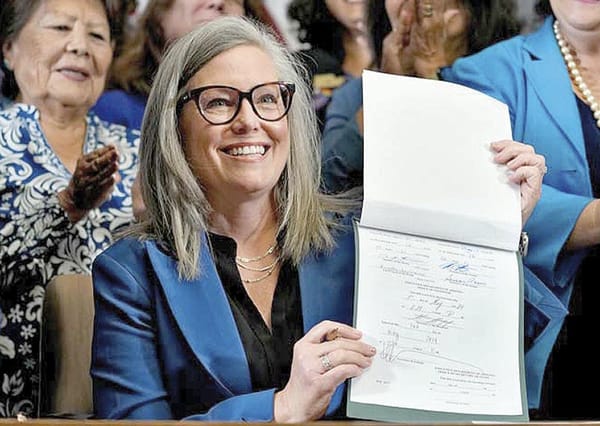 ¡FIRMAN EN ARIZONA PROYECTO DE LEY PARA DEROGAR PROHIBICIÓN DE ABORTO!